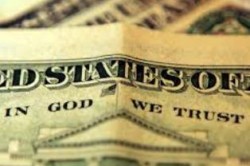 Надпись In God we trust на долларах
